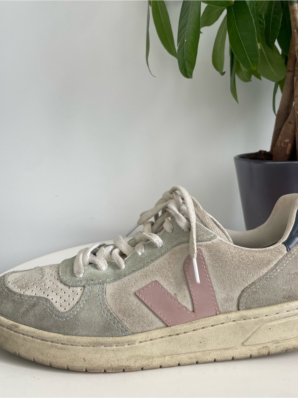 Women Size 9 Veja V-10Multicolor Natural Suede Shoes